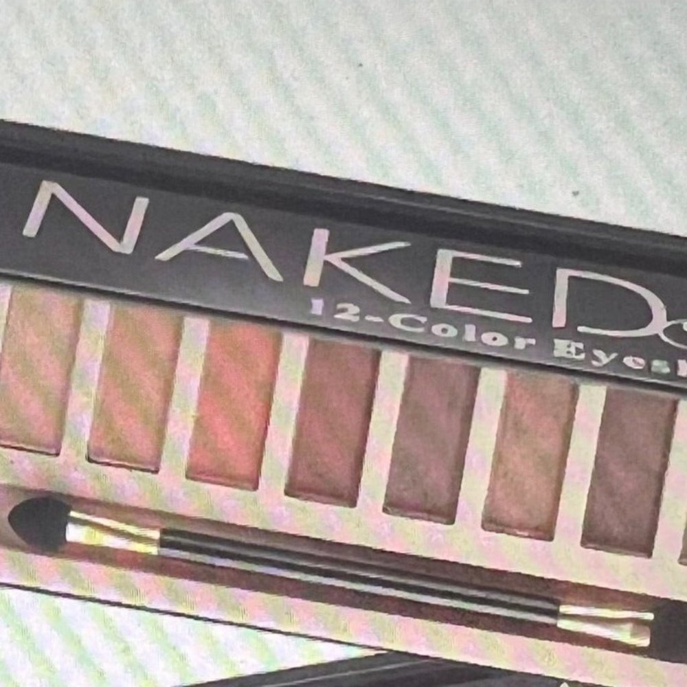 12 piece Eyeshadow Pallett Natural Nude Matte Shimmer Waterproof NWT
